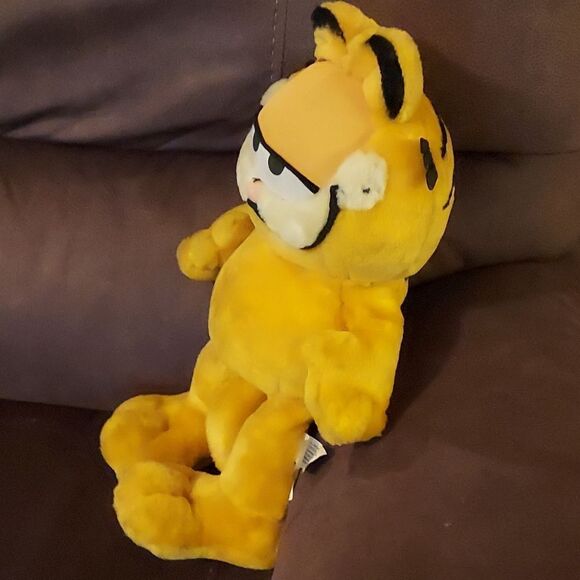 Garfield Plush 16"  - Picture 6 of 10
